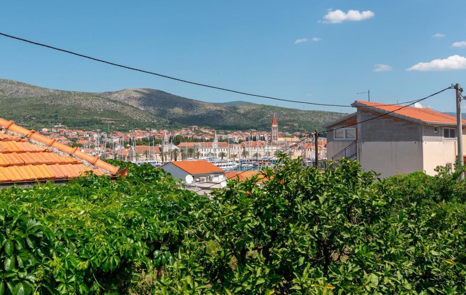 Apartman Karmen Трогир Экстерьер фото