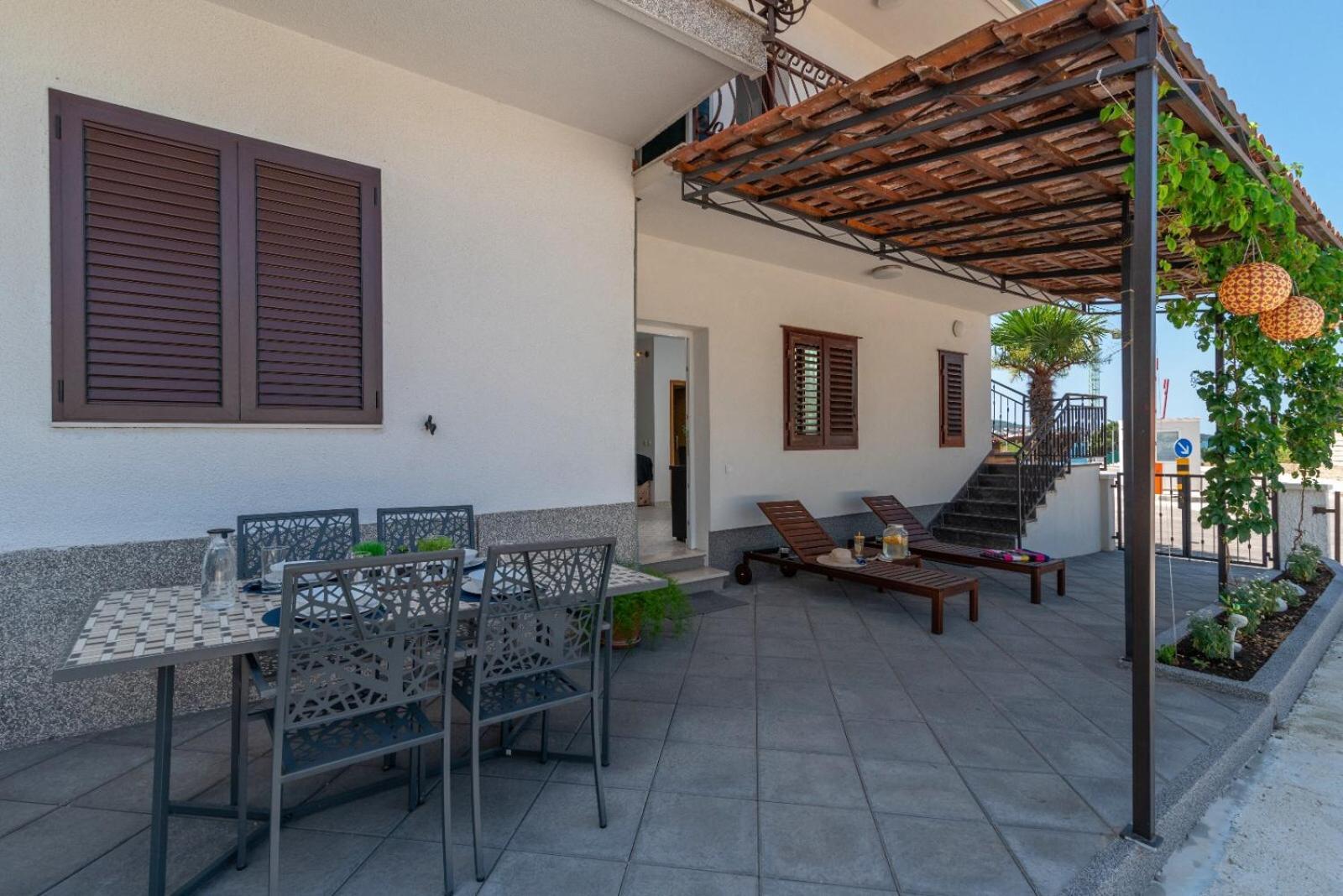 Apartman Karmen Трогир Экстерьер фото